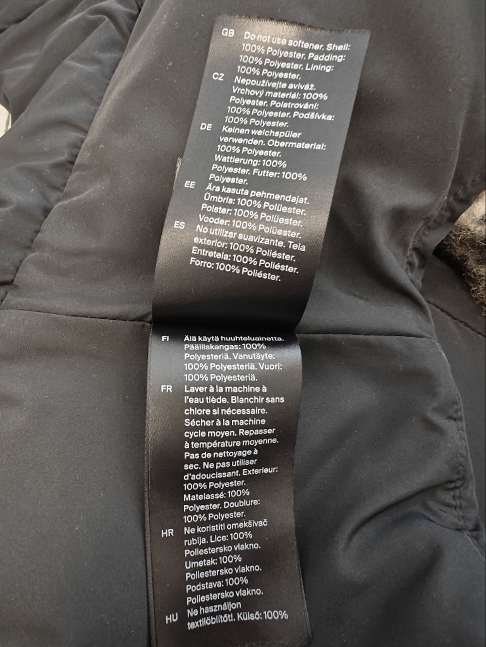 COS Puffer Vest With Hood - Picture 6 of 6